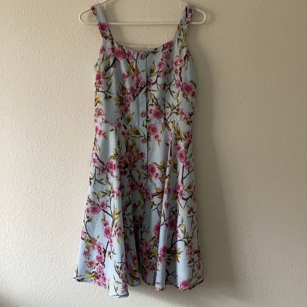 Sun dress peach blossom pattern and buttons